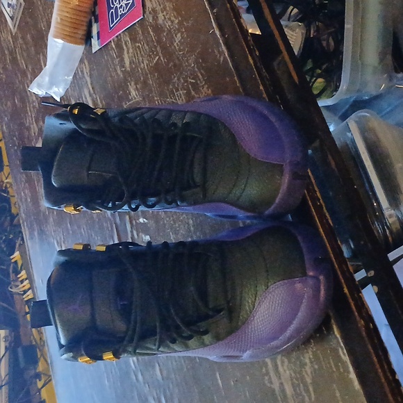 Jordan 12 size 10 - Picture 2 of 3